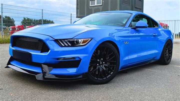 How much horsepower does a 2017 Mustang GT 5.0 have?